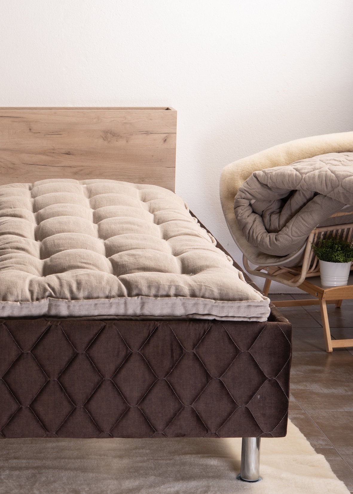 Natural merino wool mattress topper