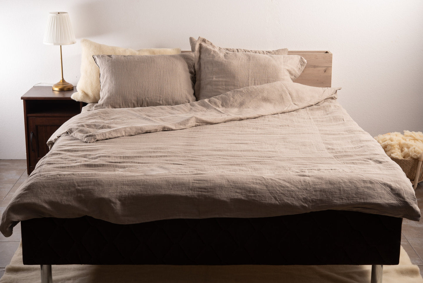 Linen bedding set (flat sheet + 2 pillowcases + 1 duvet cover)
